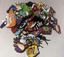  30 assorted Pins Cartoons/movies/characters/tvshow Lapel Hat Pinbacks