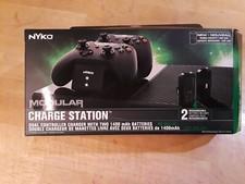 NYKO Modular Xbox One Dual Charging Station w/Good Batteries, Working