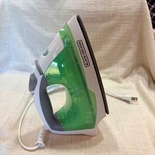 Black+Decker Steam Iron IR02V 1200W Green White Non-Stick Soleplate Spray Mist