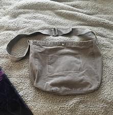 Gray Unisex Shoulder Bag Adjustable Strap Inner Pockets Lined Silver Hardware