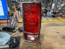 RH PASSENGER SIDE TAILLIGHT LAMP CHEVY GMC S10/S15/SONOMA 1982-93 PICKUP TRUCK