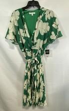 Sandra Darren Women's NWT Green Floral Pleated Midi Wrap Dress Size 10