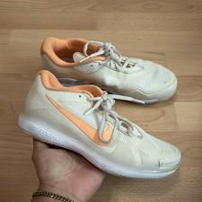 NIKE Air Zoom Vapor Pro HC Low Tennis Shoes Womens Size 7.5 Peach Cream White