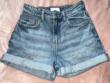H&M High Rise Mom Denim Shorts Blue Cuffed Pockets Button Size 2