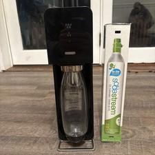 SodaStream Source Sparkling Water Maker with 2 soda stream C02 carbonators