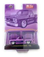 M2 Machines 1:64 1978 Chevrolet Silverado Stepside Lowriders Purple MJS89-P4