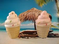 CRACKER BARREL MINI SALT AND PEPPER SHAKERS - ICE CREAM CONES
