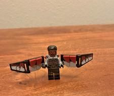 LEGO Marvel Avengers Endgame Battle - Falcon Minifigure (76323)