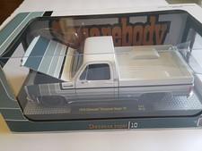 M2 Machines Sydicate  Squarebody 1975 Chevrolet Cheyenne Super 10