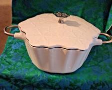 Tim Love Snowflake Design White Enameled Casserole Dutch Oven 7" x 14" to Handle