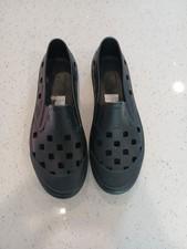 Vans  Trek Slip-on Mens Size 10 Black Loafers  Water Shoes