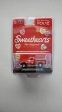 M2 Machines Sweethearts HS46 '78 Dodge Adventurer "Li'l Red Express Truck"