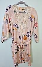 Pink Floral Kimono Robe Lace Trim 3/4 Sleeves 2 Pearl Buttons Pocket M Vintage