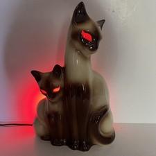 Vintage Howard Kron Figural MCM Pottery Table Lamp w 2 Siamese Cats TV Light