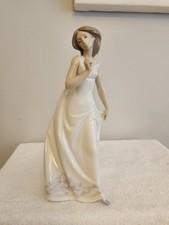Lladro Porcelain Statue Afternoon Promenade #7636 Retired 1995 - No Umbrella