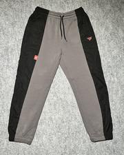 FaZe Clan Men's Logo Joggers Sweatpants Gray Black Size Small 28x27