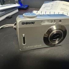 Sony Cybershot DSC-S500 Digital Camera 6MP 3x Zoom Silver w Wrist Strap WORKS