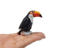 Toucan Bird Figurine Statue Tropical Yellow Beak Decor Miniature Sculpture Art