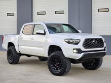 2018 Toyota Tacoma TRD Off-Road Pickup 4D 5 ft