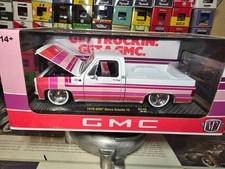 M2 Machines 1:24 1976 GMC Sierra Grande 15 White and Pink