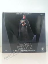 DIAMOND SELECT Premier Collection Luke Skywalker & Grogu 1/7 (US In-Stock)