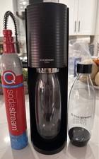 Sodastream Sparkling Water Maker  Starter Kit Black