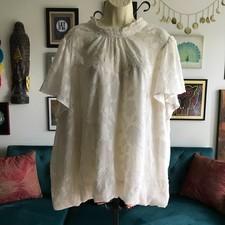 TORRID size 4 Cream Burnout Textured Flutter Sleeve Sheer Chiffon Top Blouse