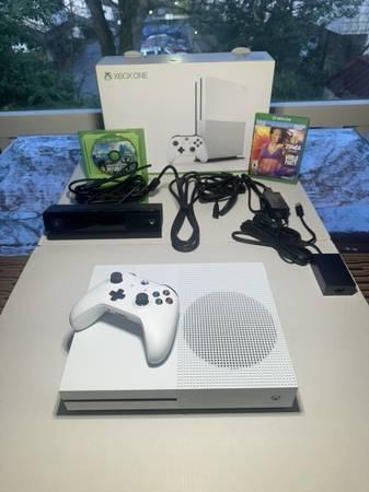 XBox One S - 2TB W/ Kinect Controller