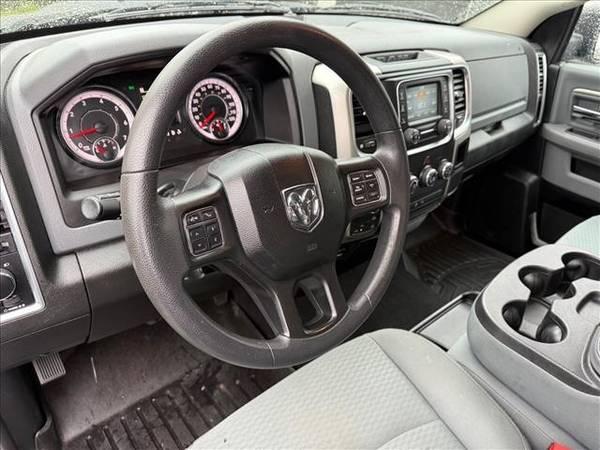 2020 RAM 1500 Classic 4x4 4WD Truck Dodge SLT Crew Cab 6.3 ft. SB Pickup 18