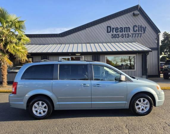 2010 Chrysler Town & Country  Touring Minivan 4d Minivan Dream City 2