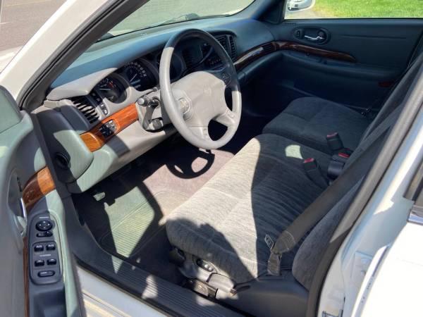 2004 Buick LeSabre  Custom 4dr Sedan 12