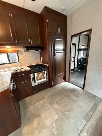 2018 Vengeance By Forest River 42’ Toy Hauler F/W 1 Slide Rear Garage 11