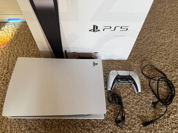 Sony PlayStation 5 Disc Edition 828GB and internal WD_Black SN850 1TB