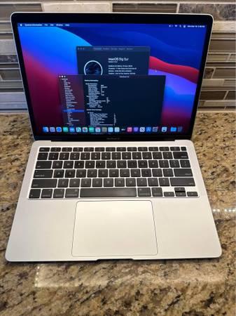 MacBook Air 13” i5 8GB Ram 256GB SSD