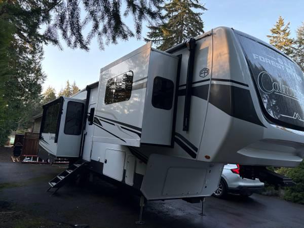 2025 38ft 5th wheel Forest River Columbus Polimino 3