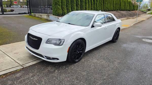 2019 Chrysler 300  S 4dr Sedan