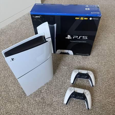 Sony - PlayStation 5 Slim Console Digital Edition + Extra Controller