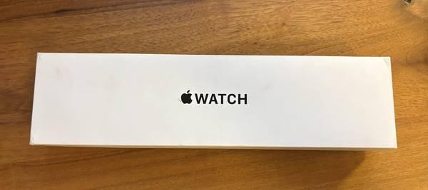 Apple Watch SE 40mm LTE / Cellular in Starlight - unlocked, like new!