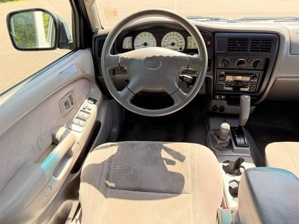 2004 Toyota Tacoma 23