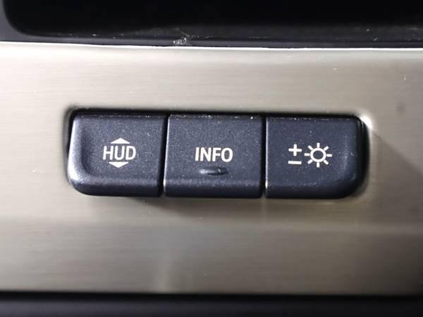 2019 GMC Yukon Denali Sport Utility 4D 13