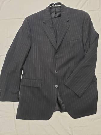 Mens wool suit, charcoal pinstripe, good condition 3
