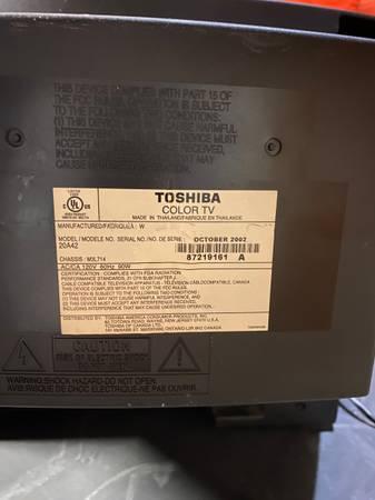 Toshiba 20A42 20” CRT TV – Tested Working – Great Color – Retro Gaming 6