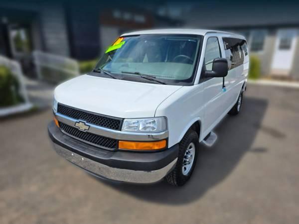 2010 Chevrolet Express 2500 Passenger - Financing Available! Carfax, c