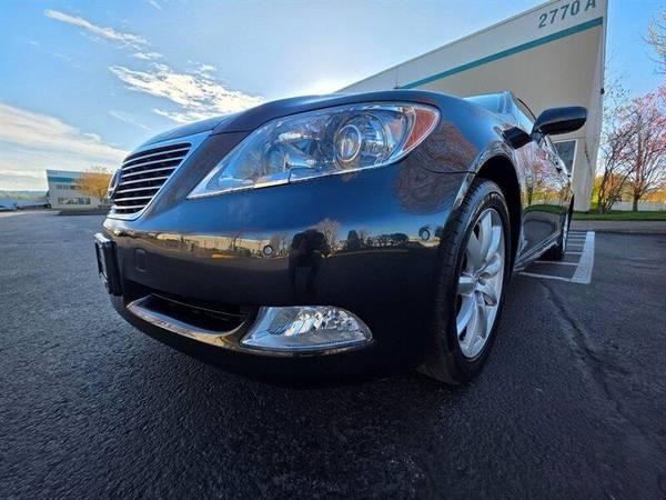 2008 Lexus LS 4.6L V8 / LUXURY Sedan / Navigation / Camera 10