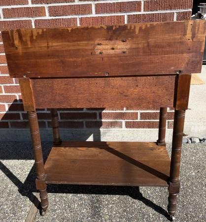 Rustic Farmhouse Dressing Table 11