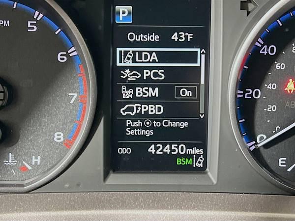 2018 Toyota RAV4 XLE EASY FINANCING! 12