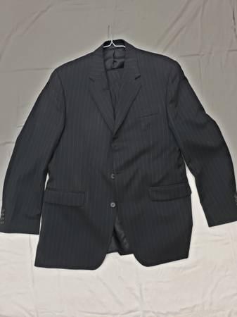 Mens wool suit, charcoal pinstripe, good condition 2