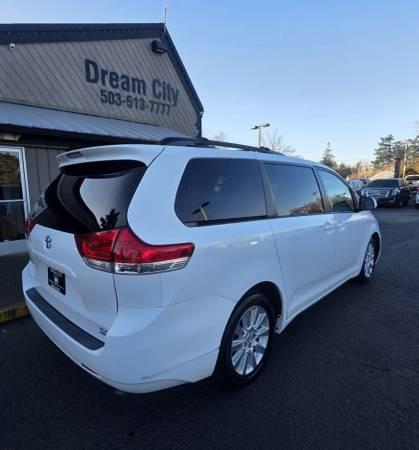 2013 Toyota Sienna AWD All Wheel Drive Xle Minivan 4d  Minivan Dream C 6