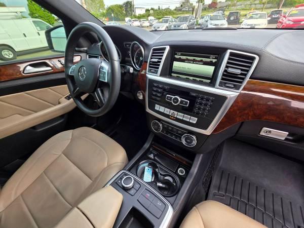 2016 Mercedes-Benz GL-Class - Financing Available! Carfax, come see us 19
