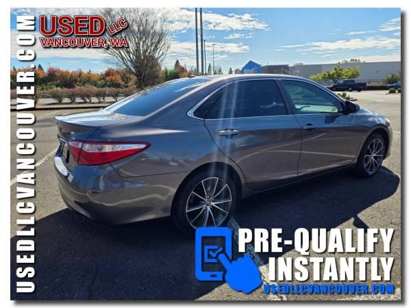 2017 Toyota Camry XSE Sedan 4D  FINANCING | CARFAX 5